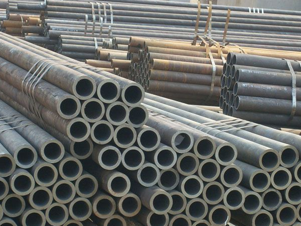 Seamless vs welded pipe