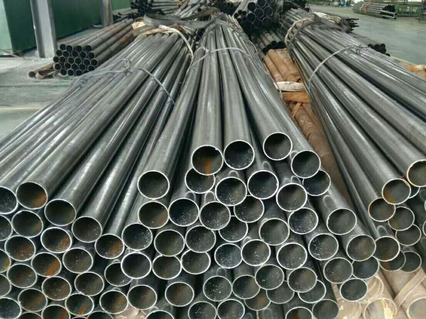 Stainless steel seamless pipe vs Seamless carbon steel pipe
