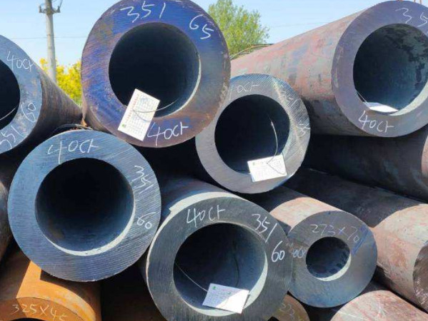 Reasons for cracking of seamless steel pipes and solutions