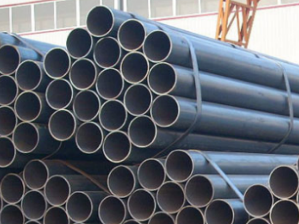 What are the commonly used heat treatment processes for seamless steel pipes?