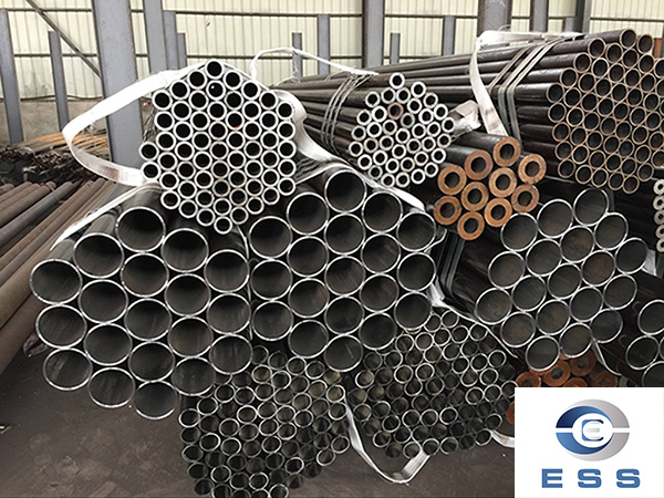 Characteristics of thick-walled seamless carbon steel pipe