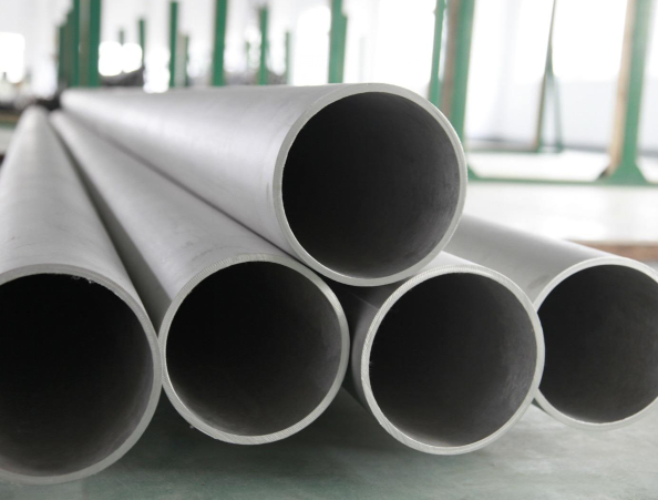 Which is better between carbon steel and stainless steel seamless pipe?
