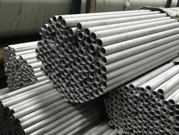 Solution treatment of seamless stainless steel pipe