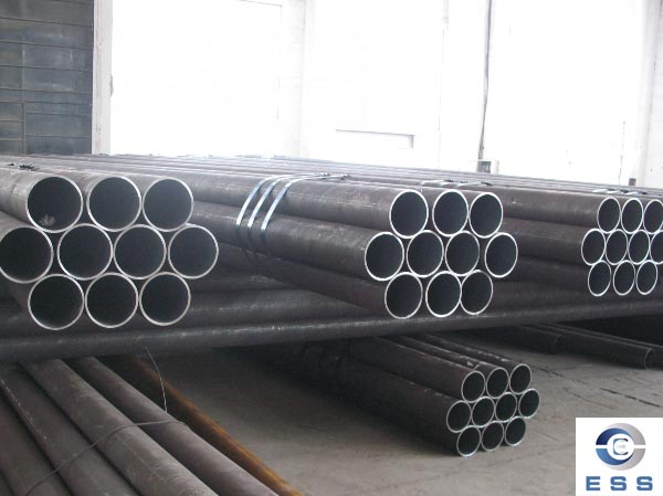 Surface decarburization of seamless pipes