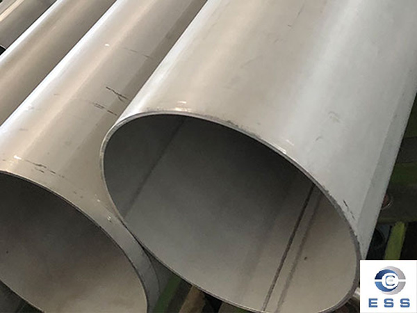 Heating method of stainless steel welded pipe