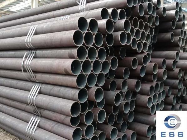 What is the first step before pickling carbon steel pipes?