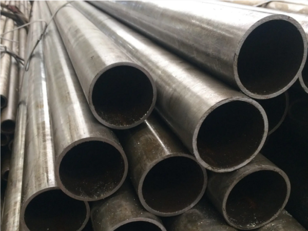 Exploring the Characteristics of Seamless Carbon Steel Pipe