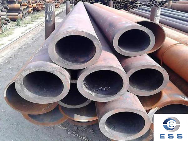 Influence of water pressure on welded pipe
