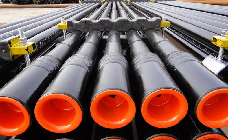 Seamless drill pipe for oil drilling