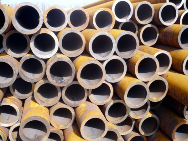 Corrosion-resistant seamless steel pipe